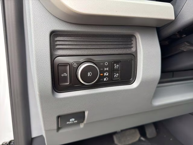 2026 Oxford White Ford Super Duty F-250 SRW XL 4X4 Truck