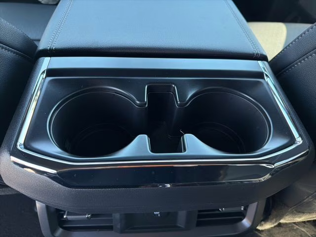 2026 Avalanche Ford F-150 Lariat 4X4 Truck