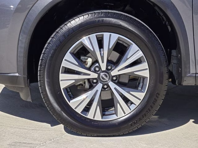 2022 Gun Metallic Nissan Rogue SV AWD SUV