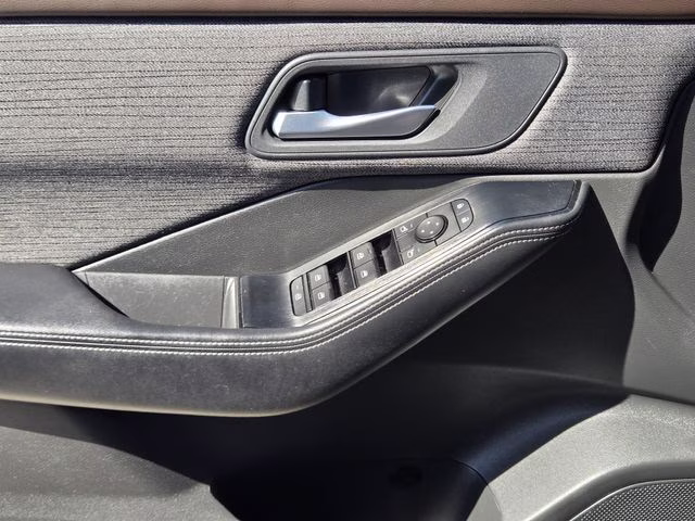 2022 Gun Metallic Nissan Rogue SV AWD SUV