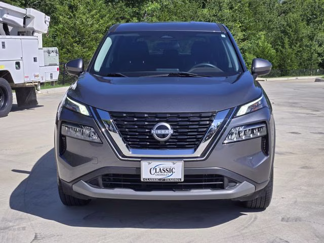 2022 Gun Metallic Nissan Rogue SV AWD SUV