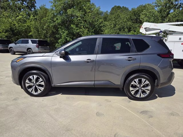2022 Gun Metallic Nissan Rogue SV AWD SUV
