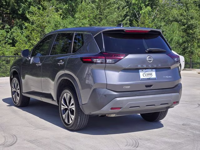 2022 Gun Metallic Nissan Rogue SV AWD SUV