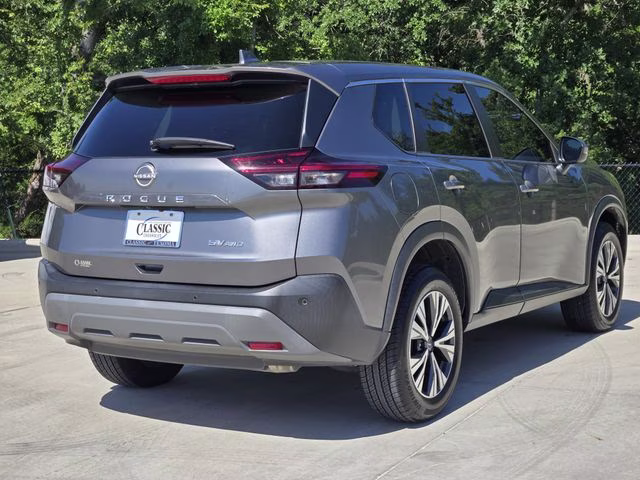 2022 Gun Metallic Nissan Rogue SV AWD SUV