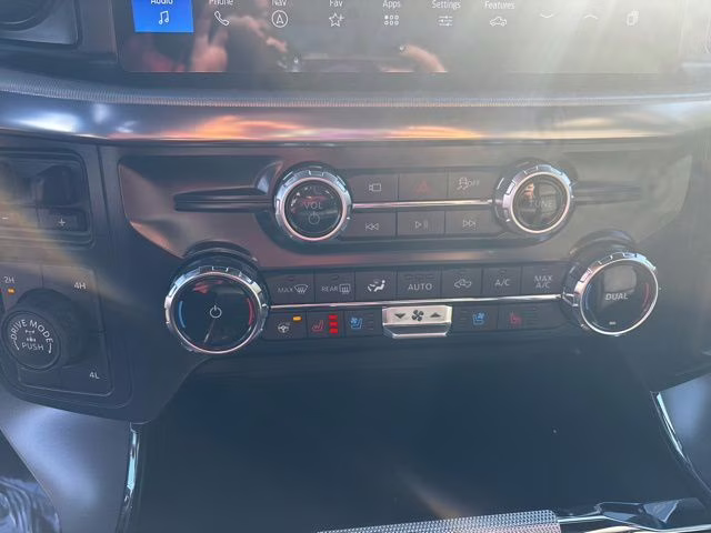 2026 Oxford White Ford F-150 Lariat 4X4 Truck