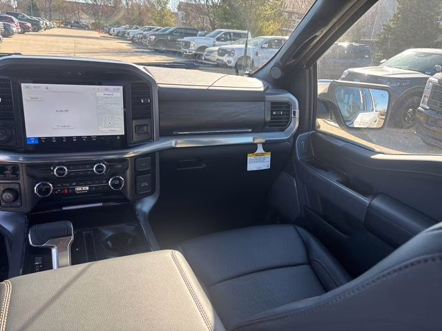 2026 Oxford White Ford F-150 Lariat 4X4 Truck