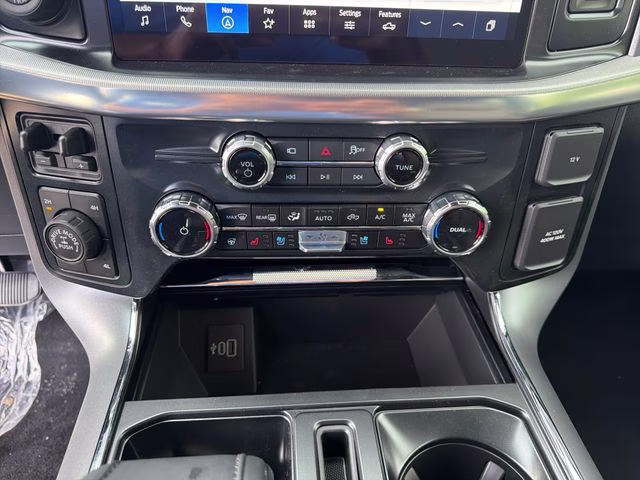 2026 Star White Metallic Tri-Coat Ford F-150 Lariat 4X4 Truck