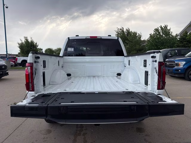 2026 Star White Metallic Tri-Coat Ford F-150 Lariat 4X4 Truck