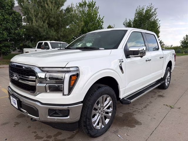 2026 Star White Metallic Tri-Coat Ford F-150 Lariat 4X4 Truck