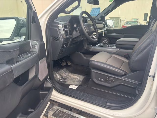 2026 Star White Metallic Tri-Coat Ford F-150 Lariat 4X4 Truck