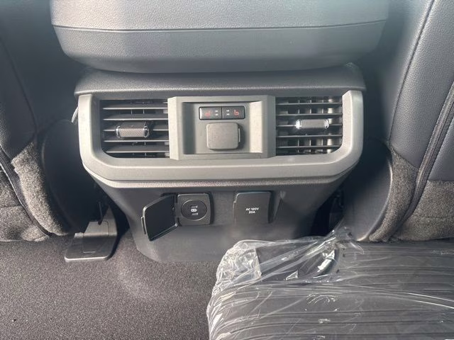 2026 Star White Metallic Tri-Coat Ford F-150 Lariat 4X4 Truck