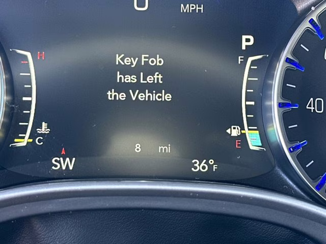 2026 Diamond Black Crystal Pearlcoat Chrysler Pacifica Select FWD Van