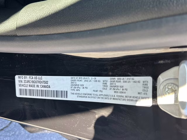 2026 Diamond Black Crystal Pearlcoat Chrysler Pacifica Select FWD Van