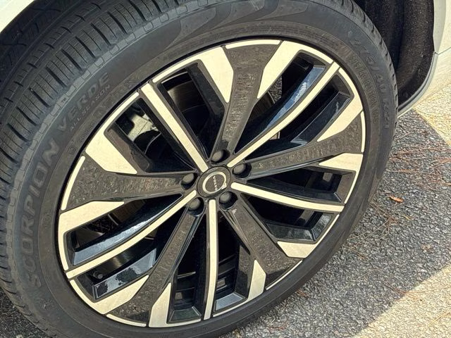 2026 Crystal White Volvo XC90 B6 Ultra 7-Seater AWD SUV