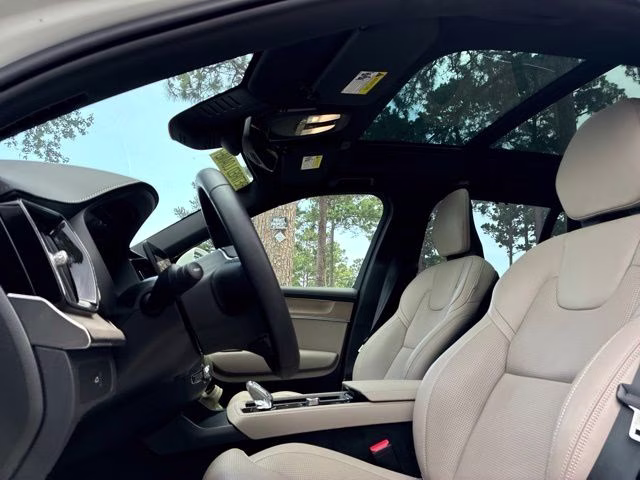 2026 Crystal White Volvo XC90 B6 Ultra 7-Seater AWD SUV
