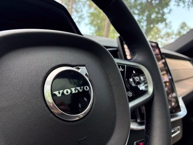 2026 Crystal White Volvo XC90 B6 Ultra 7-Seater AWD SUV
