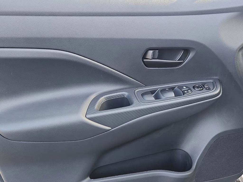 2025 Brilliant Silver Metallic Nissan Versa 1.6 S FWD Sedan