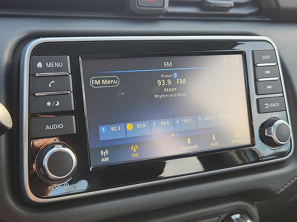 2025 Brilliant Silver Metallic Nissan Versa 1.6 S FWD Sedan