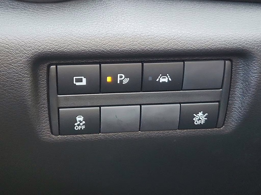 2025 Brilliant Silver Metallic Nissan Versa 1.6 S FWD Sedan