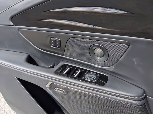 2025 Gray Metallic Lincoln Nautilus Reserve AWD SUV