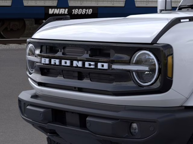 2026 Oxford White Ford Bronco Outer Banks 4X4 SUV