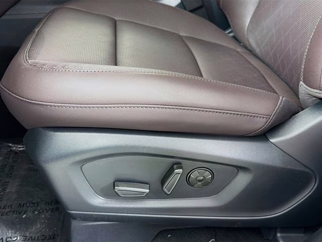 2026 Star White Metallic Tri-Coat Ford Explorer Platinum RWD SUV