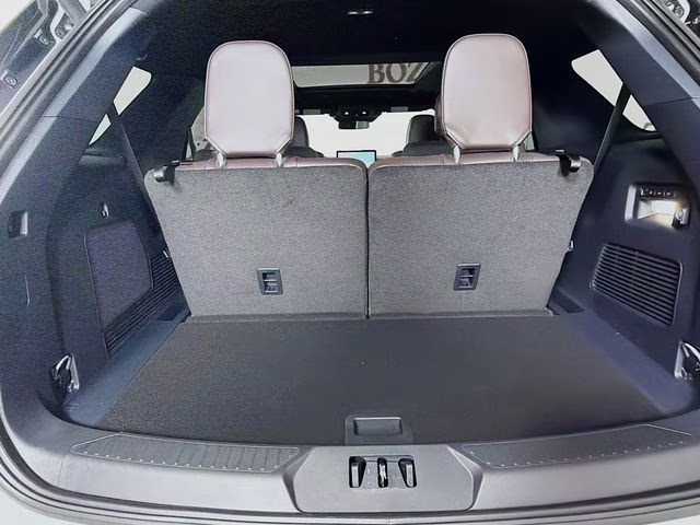 2026 Star White Metallic Tri-Coat Ford Explorer Platinum RWD SUV
