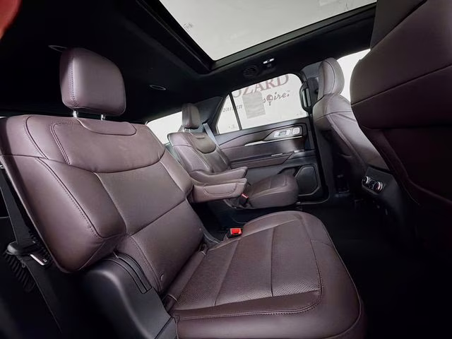 2026 Star White Metallic Tri-Coat Ford Explorer Platinum RWD SUV