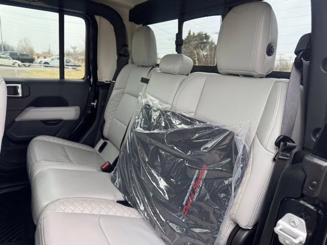 2022 Black Clearcoat Jeep Gladiator High Altitude 4X4 Truck