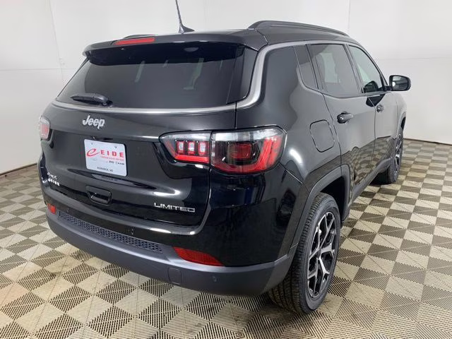 2026 Diamond Black Crystal Pearlcoat Jeep Compass Limited 4X4 SUV