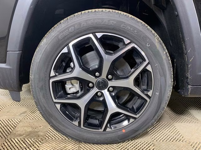 2026 Diamond Black Crystal Pearlcoat Jeep Compass Limited 4X4 SUV