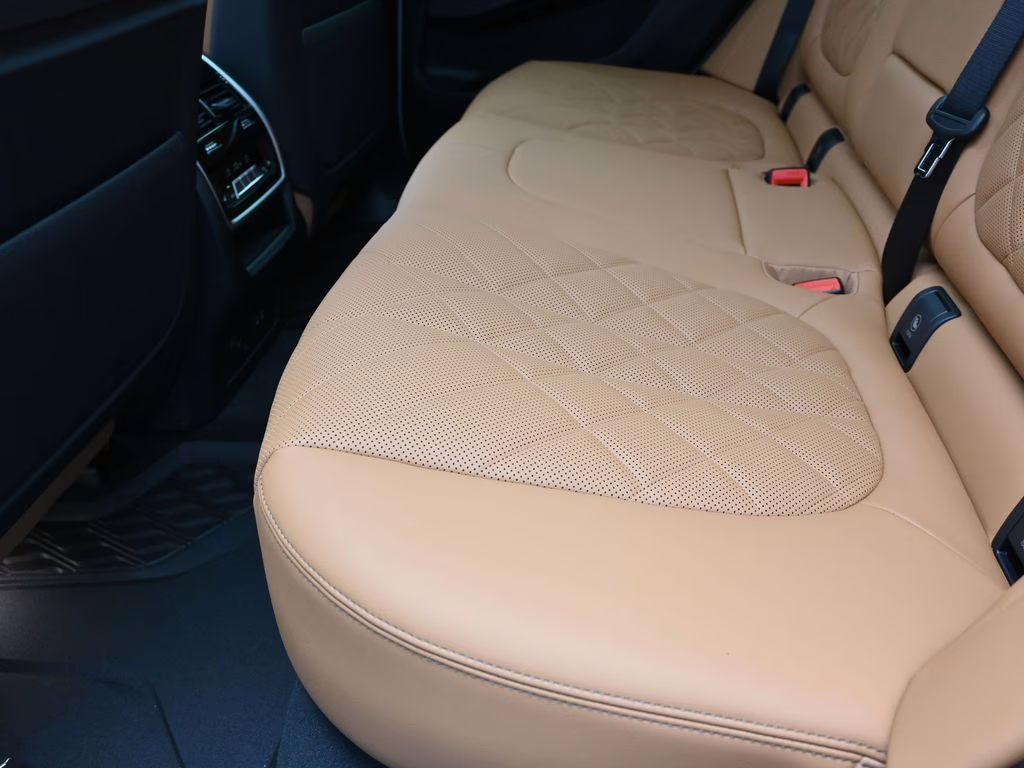 2026 Mineral White Metallic BMW X5 xDrive50e AWD SUV