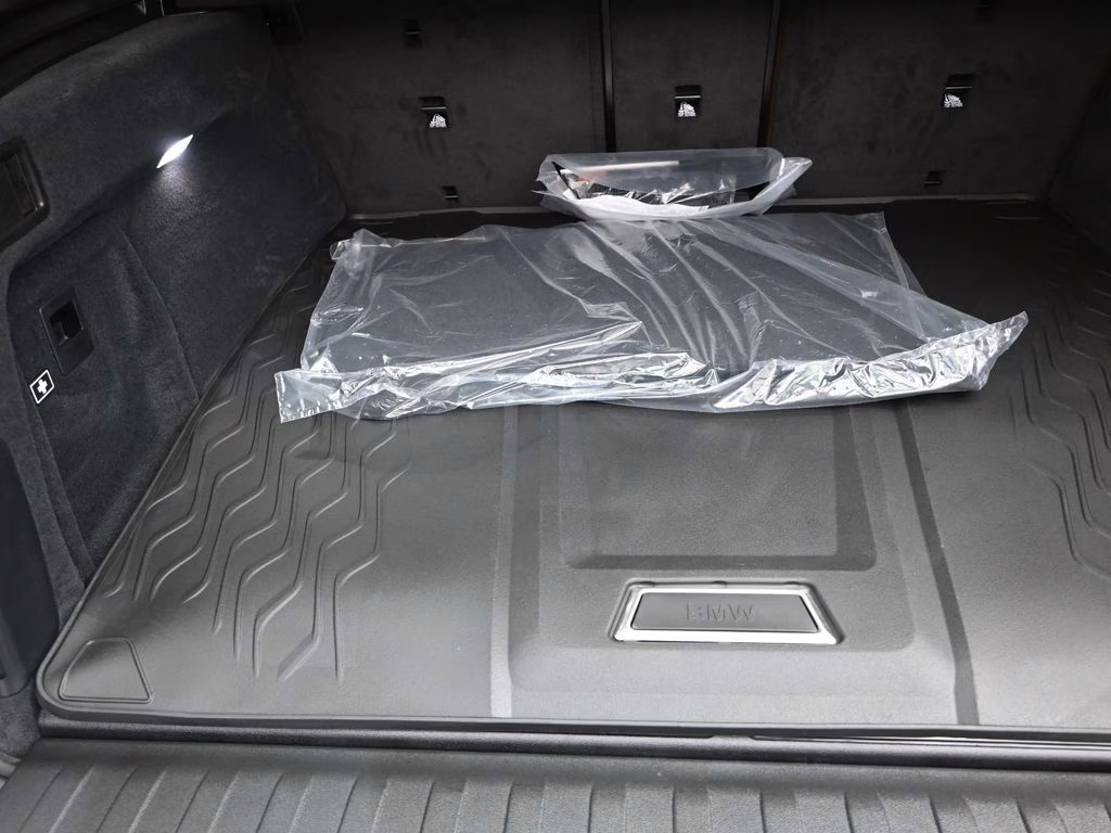 2026 Mineral White Metallic BMW X5 xDrive50e AWD SUV