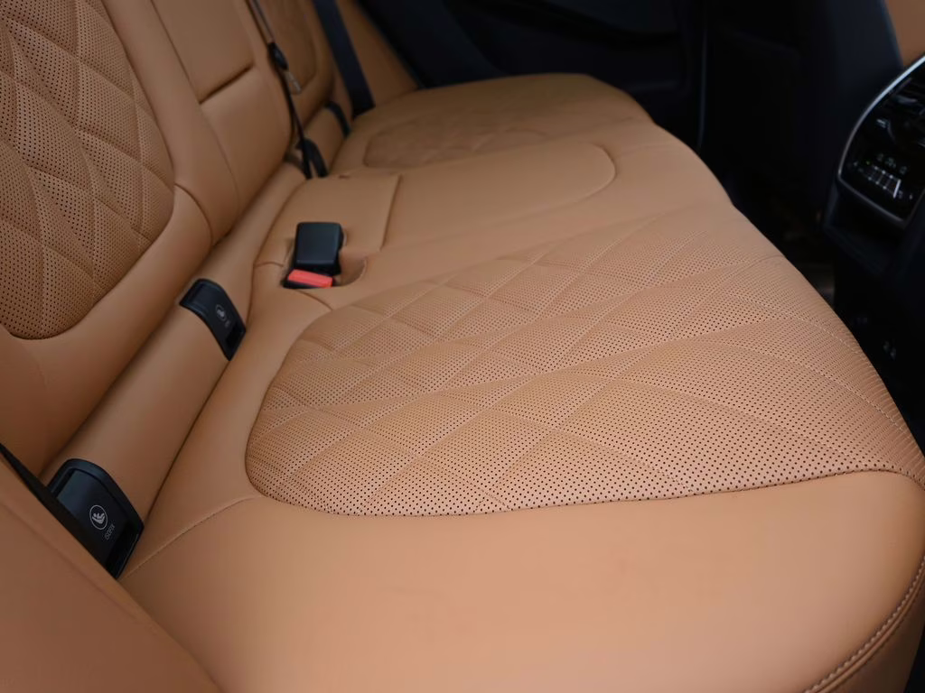 2026 Mineral White Metallic BMW X5 xDrive50e AWD SUV