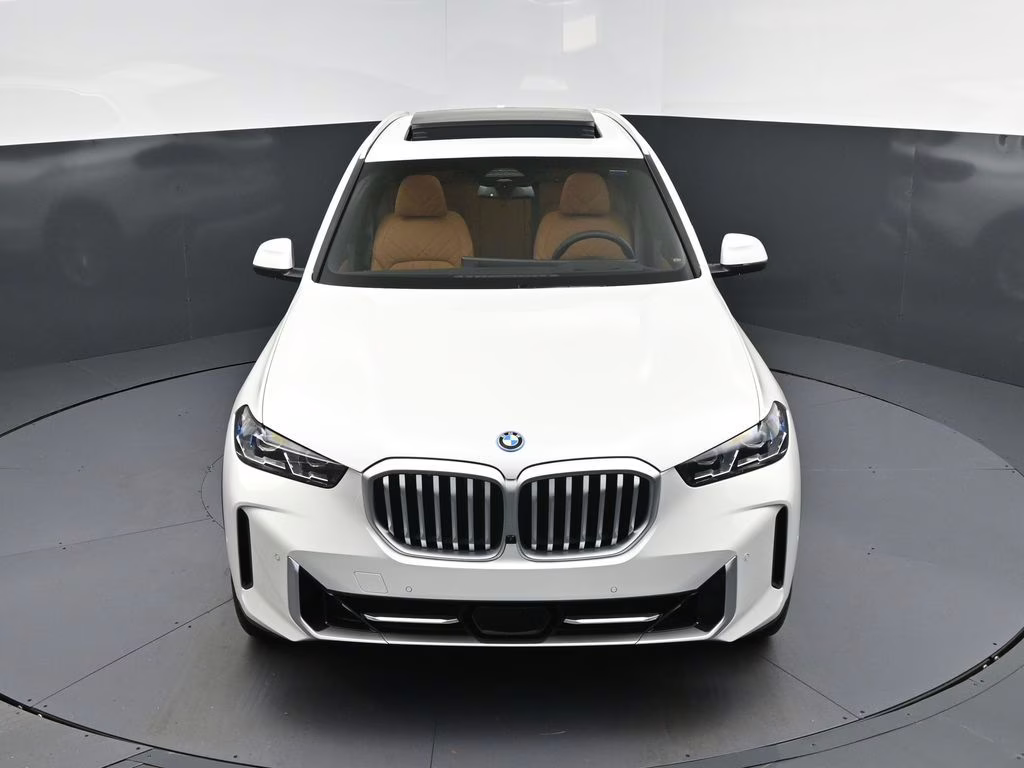 2026 Mineral White Metallic BMW X5 xDrive50e AWD SUV