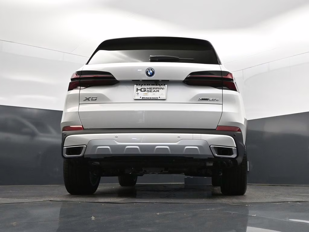 2026 Mineral White Metallic BMW X5 xDrive50e AWD SUV