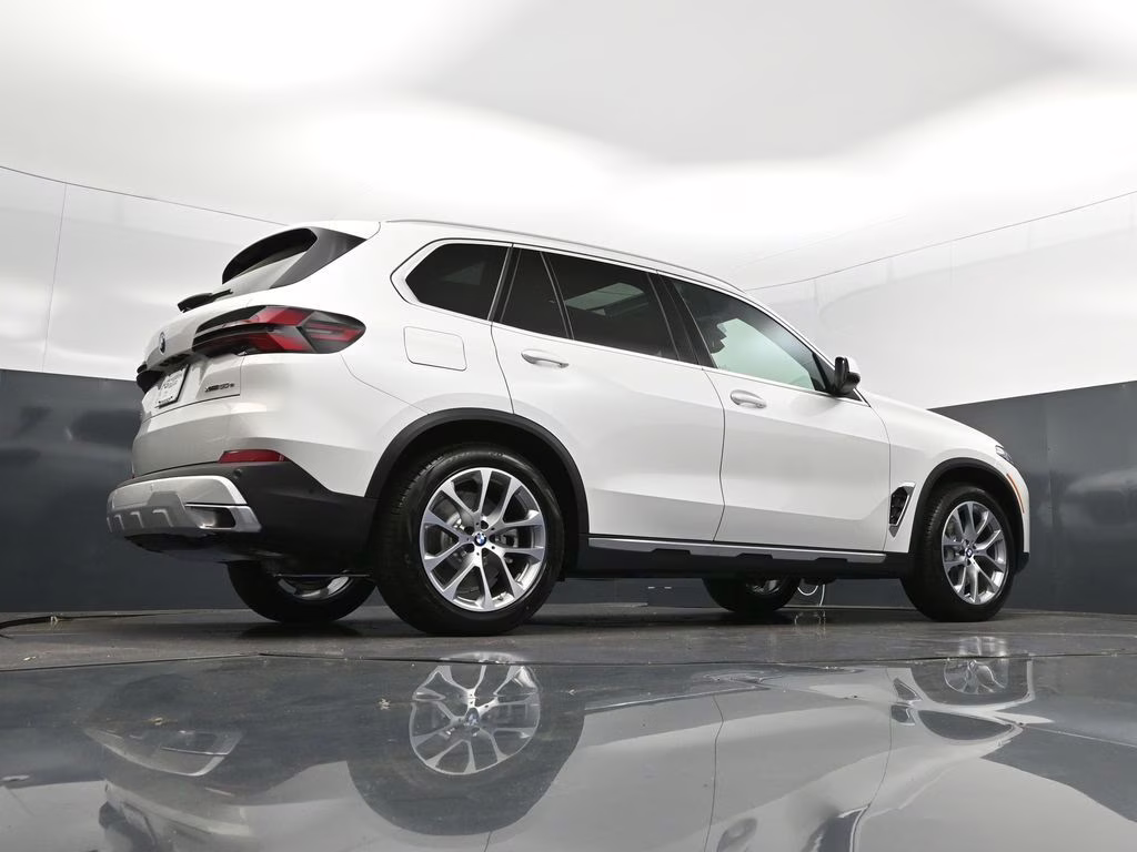 2026 Mineral White Metallic BMW X5 xDrive50e AWD SUV