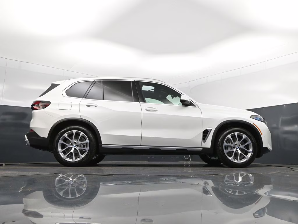 2026 Mineral White Metallic BMW X5 xDrive50e AWD SUV