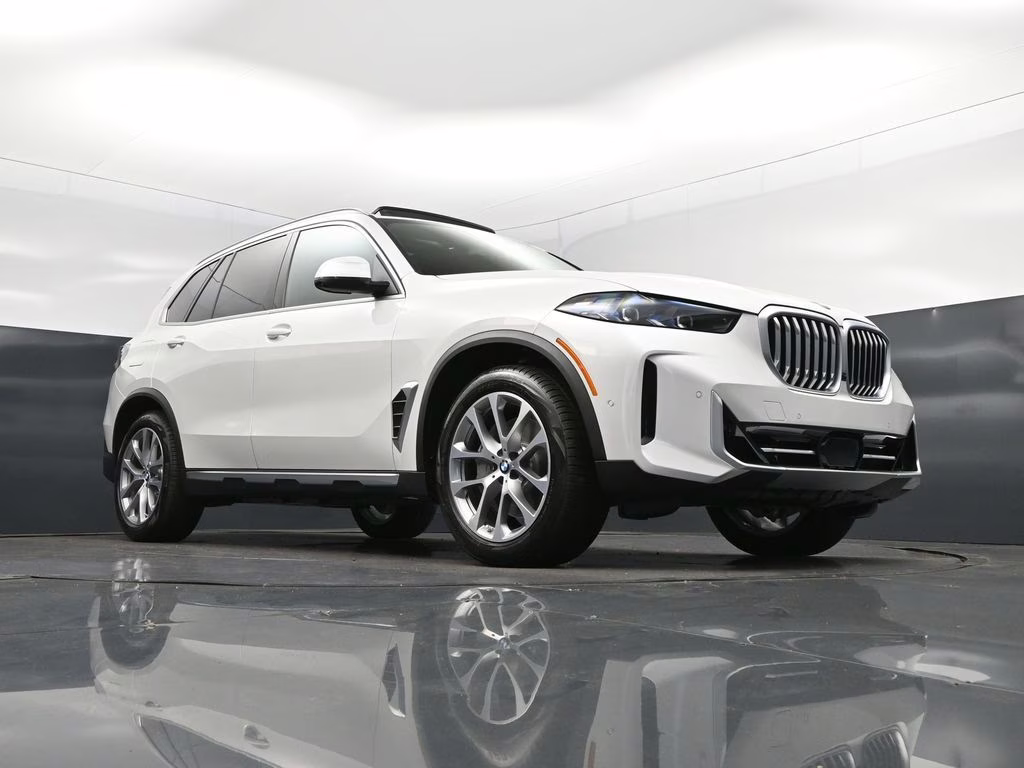 2026 Mineral White Metallic BMW X5 xDrive50e AWD SUV