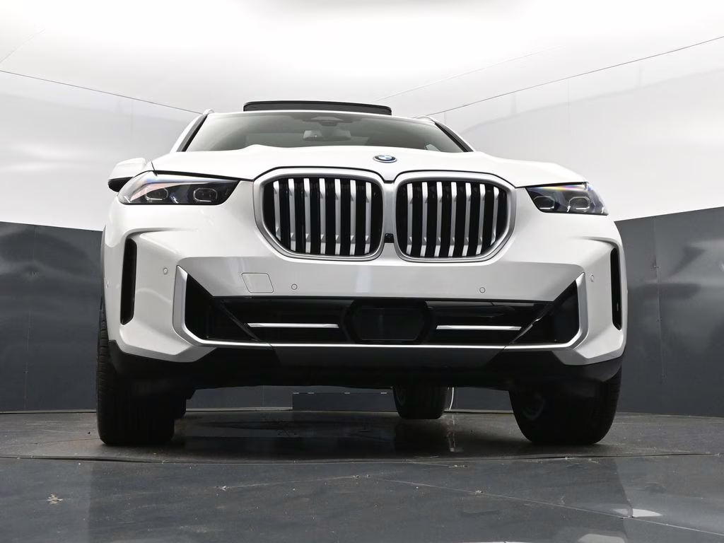 2026 Mineral White Metallic BMW X5 xDrive50e AWD SUV