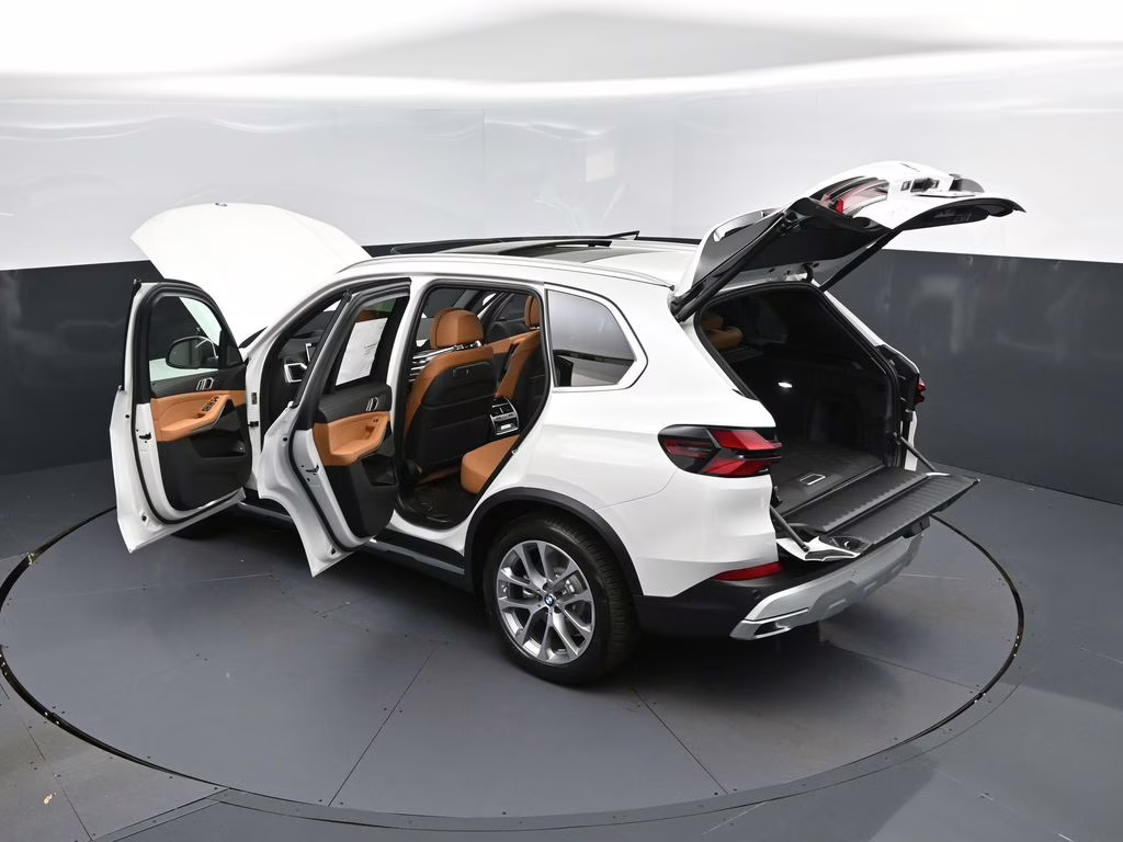 2026 Mineral White Metallic BMW X5 xDrive50e AWD SUV