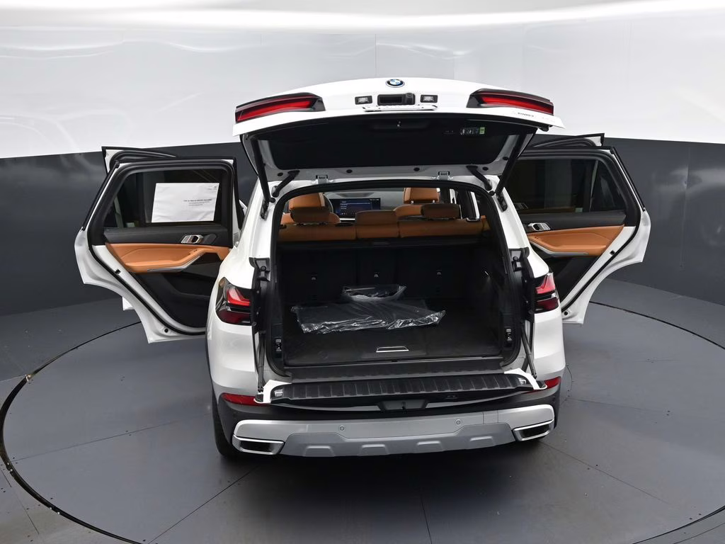 2026 Mineral White Metallic BMW X5 xDrive50e AWD SUV