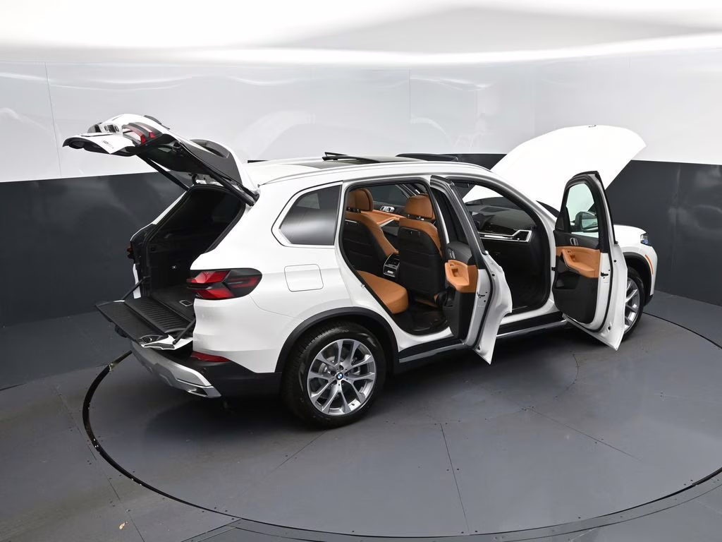 2026 Mineral White Metallic BMW X5 xDrive50e AWD SUV