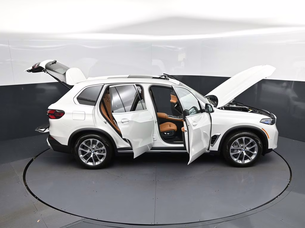 2026 Mineral White Metallic BMW X5 xDrive50e AWD SUV