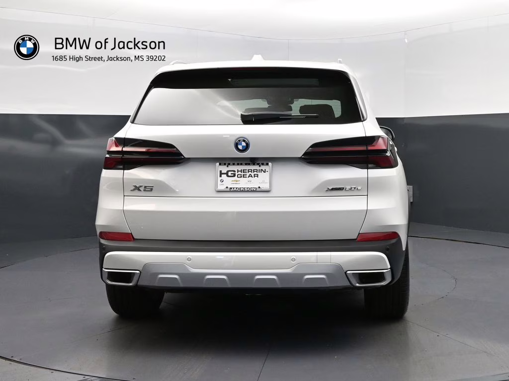 2026 Mineral White Metallic BMW X5 xDrive50e AWD SUV