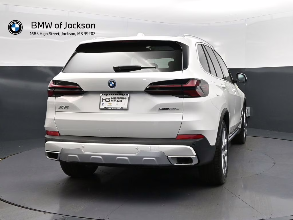 2026 Mineral White Metallic BMW X5 xDrive50e AWD SUV