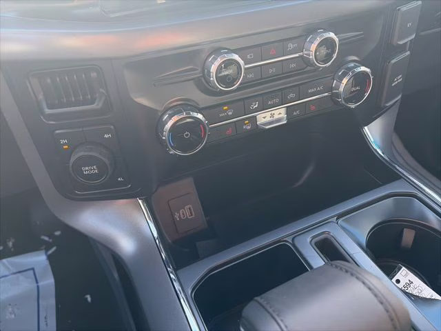 2026 Oxford White Ford F-150 XLT 4X4 Truck