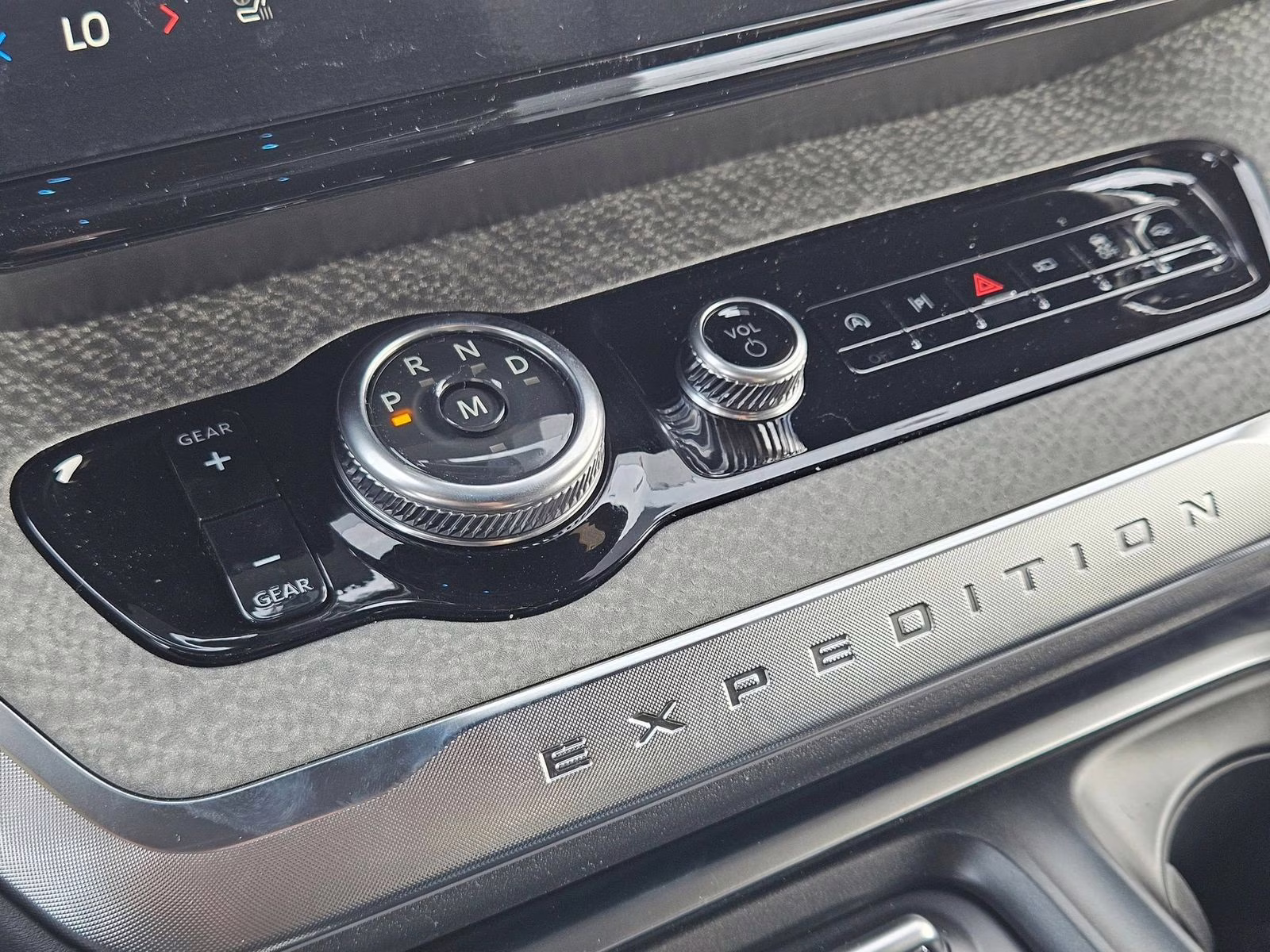 2026 White Metallic Ford Expedition Tremor 4X4 SUV