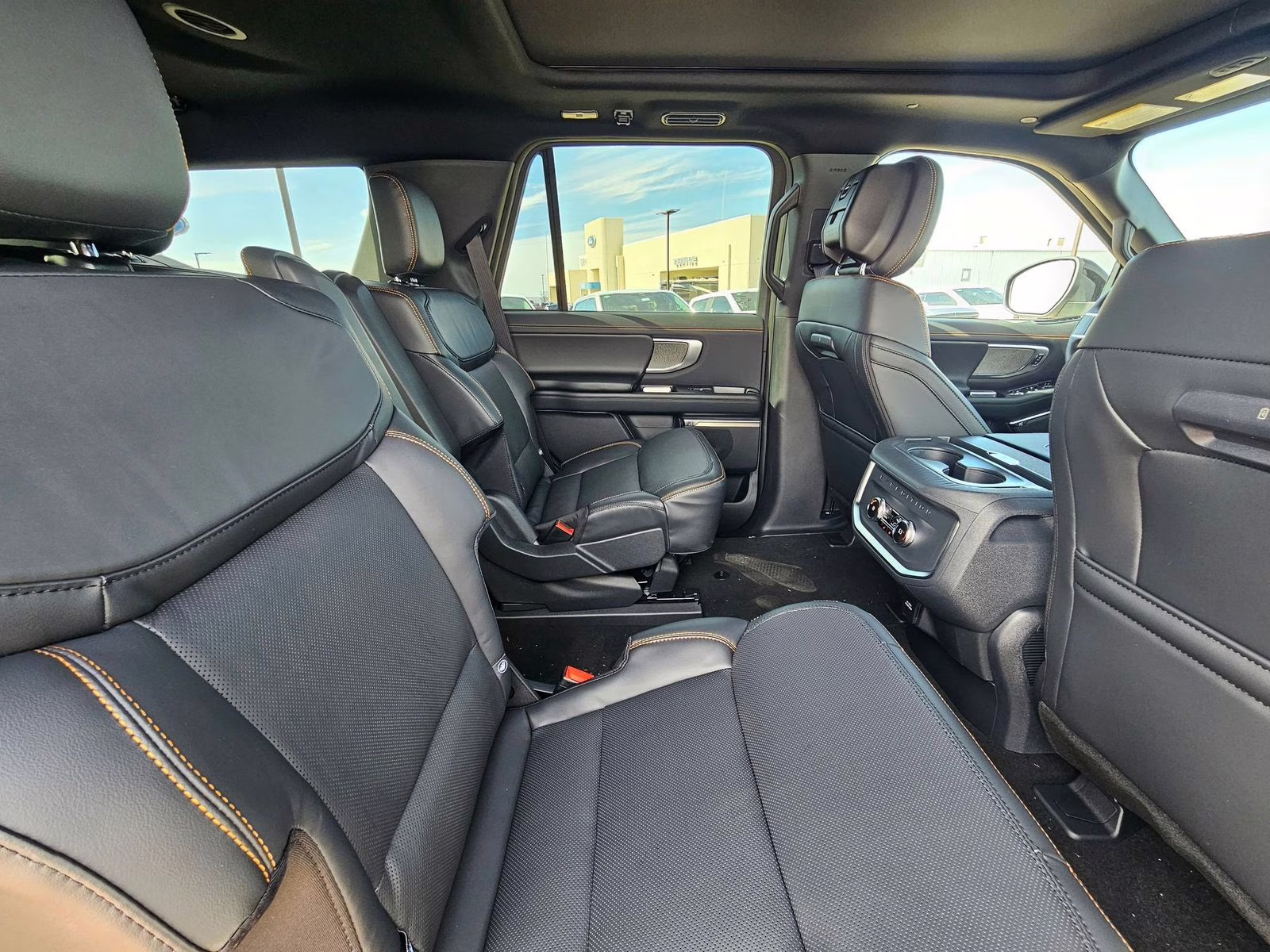 2026 White Metallic Ford Expedition Tremor 4X4 SUV