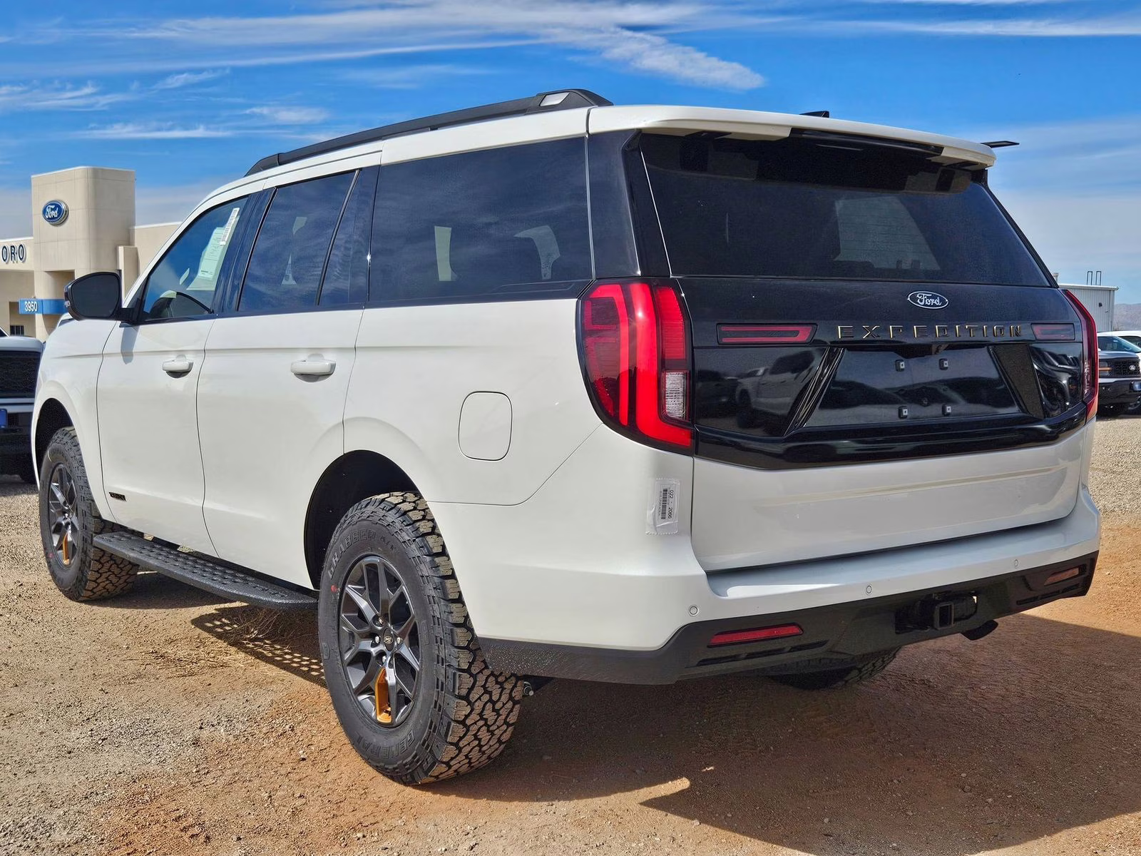 2026 White Metallic Ford Expedition Tremor 4X4 SUV
